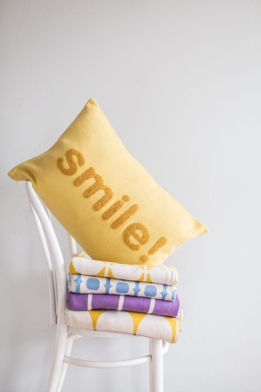 Smile pillow yellow