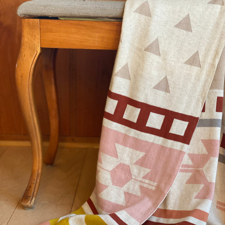 Ane_blanket_pink_closeup