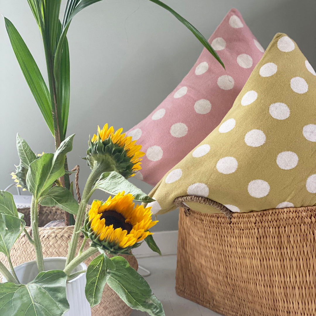 Astrid_pillow_dot_pink_olive_basket