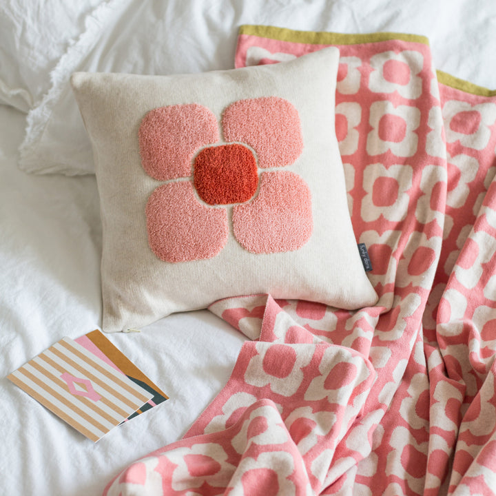 Doris blanket+Doris pillow mini pink square