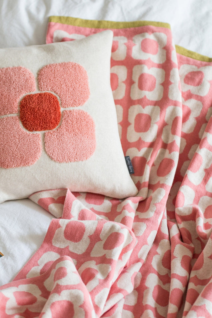 Doris blanket+Doris pillow mini pink square