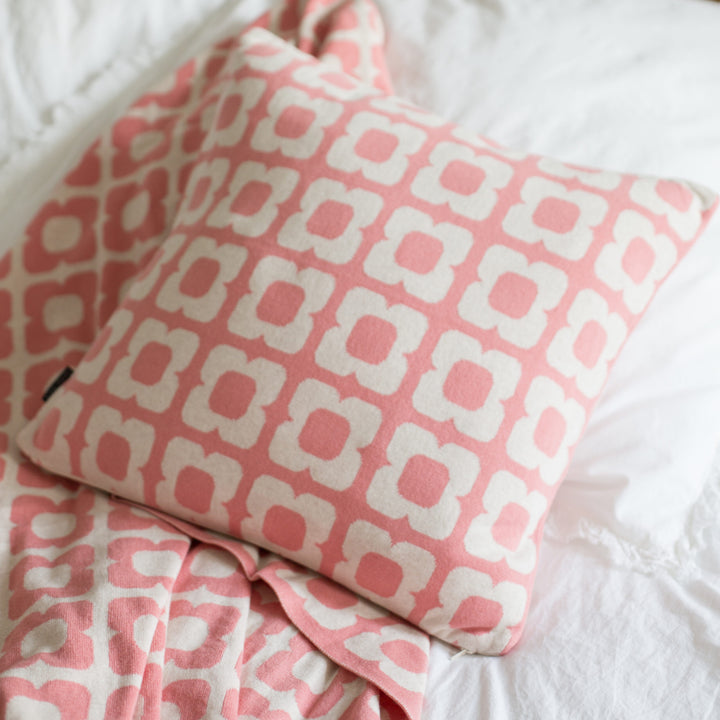 Doris pillow and blanket pink square