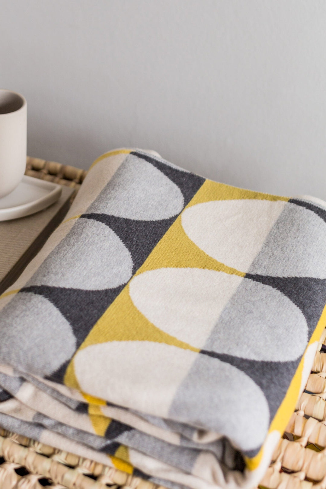 Oliva blanket yellow square