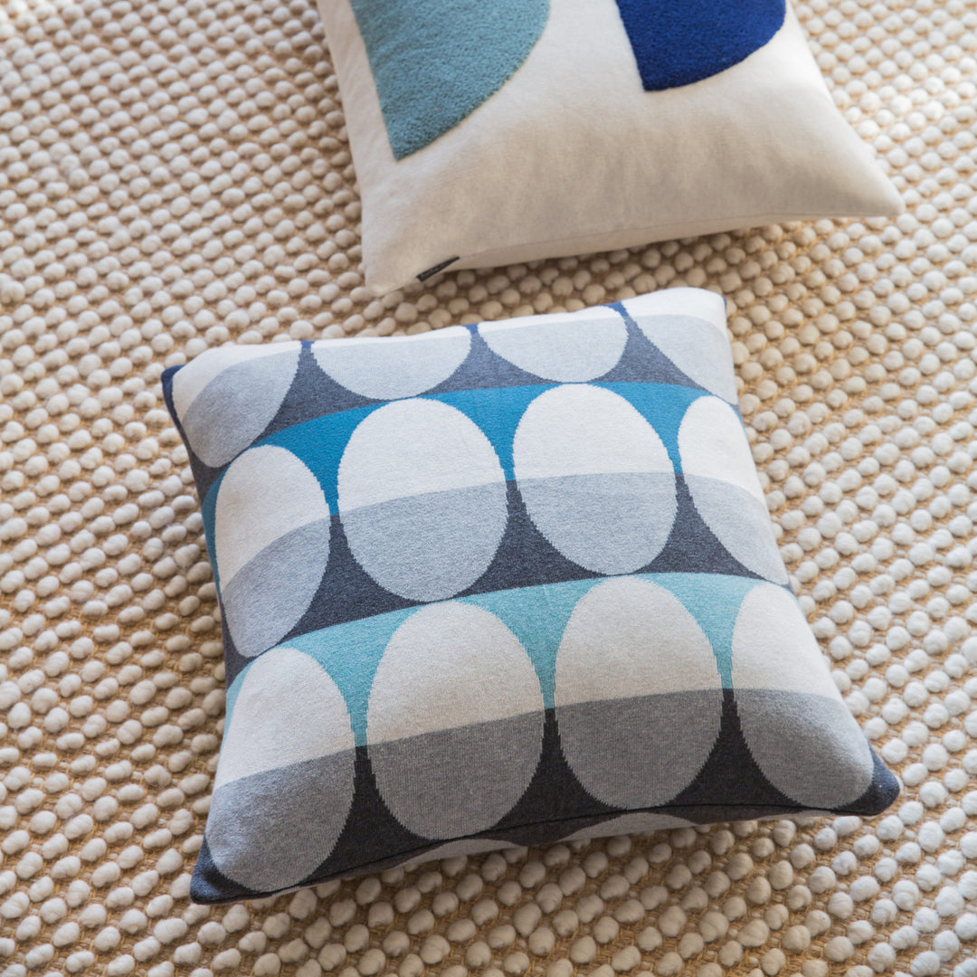 Olivia_pillow_blue_square