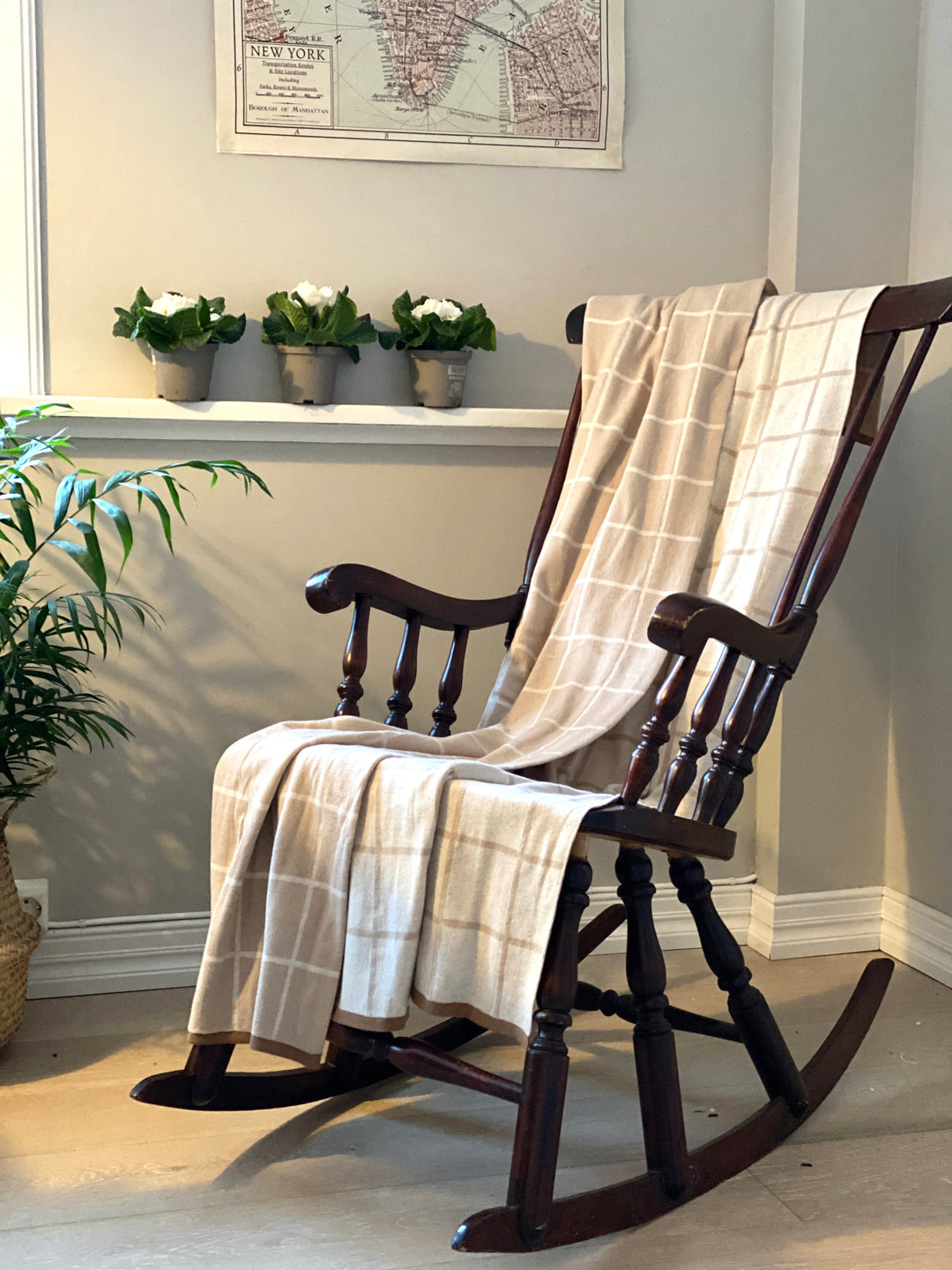 Todden_blanket_beige_rockingchair