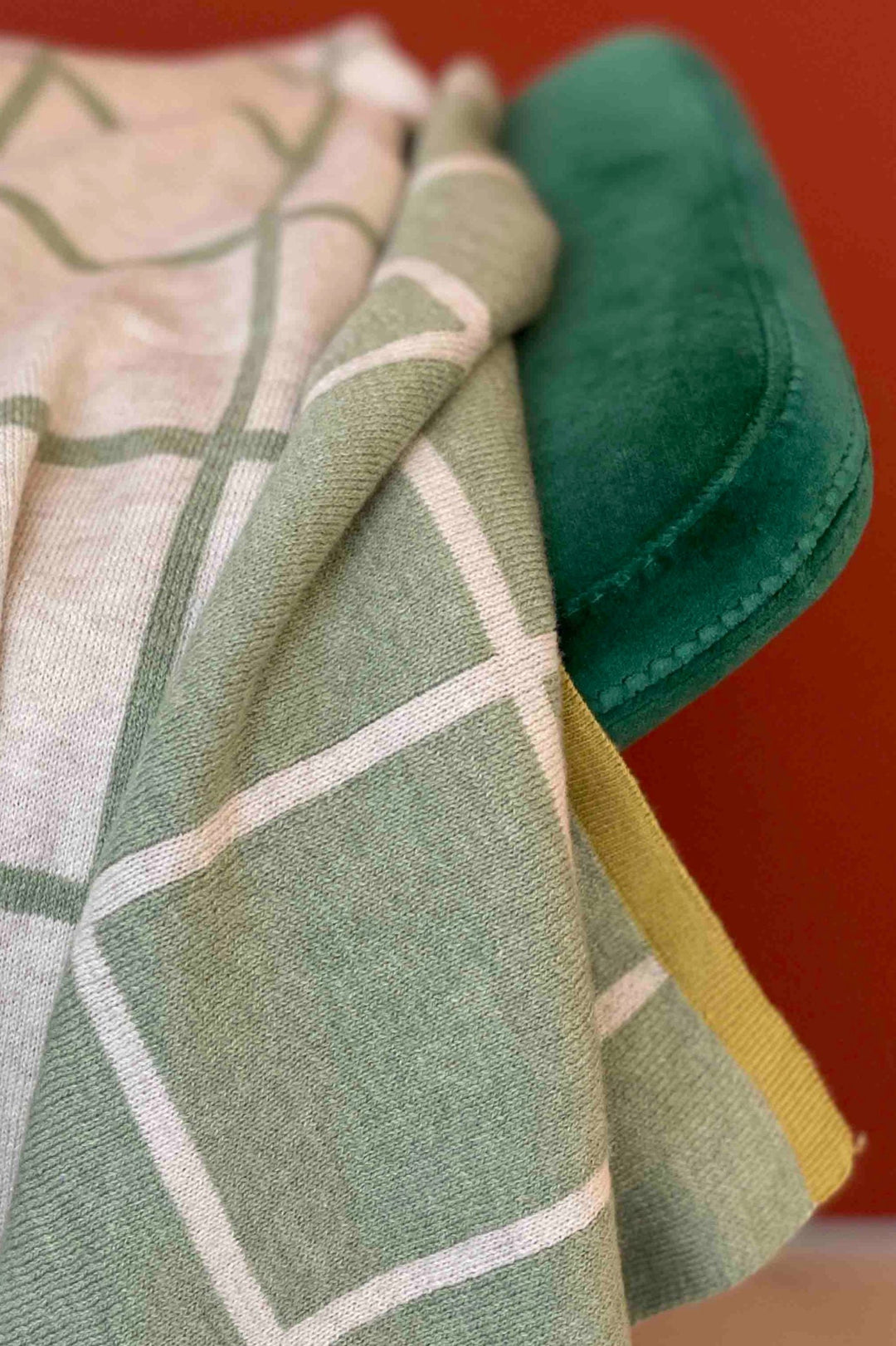 Todden_green_blanket_closeup_square_small