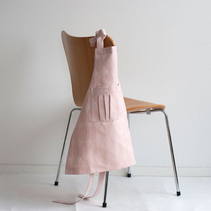 olli_apron_pink_01_72_web