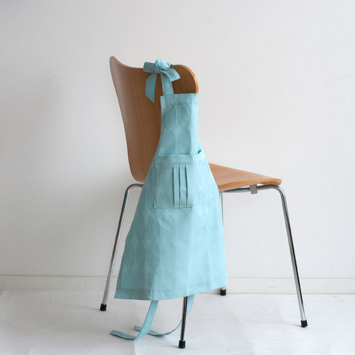 olli_apron_seablue_02_72_web