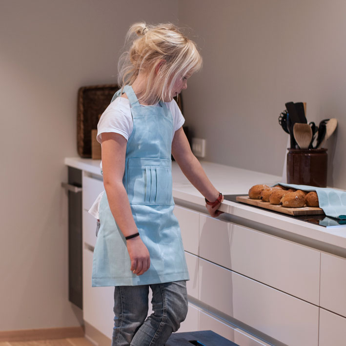 olli_apron_seablue_72_web