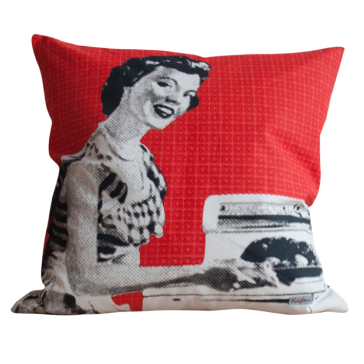 pillow_lady_red_72